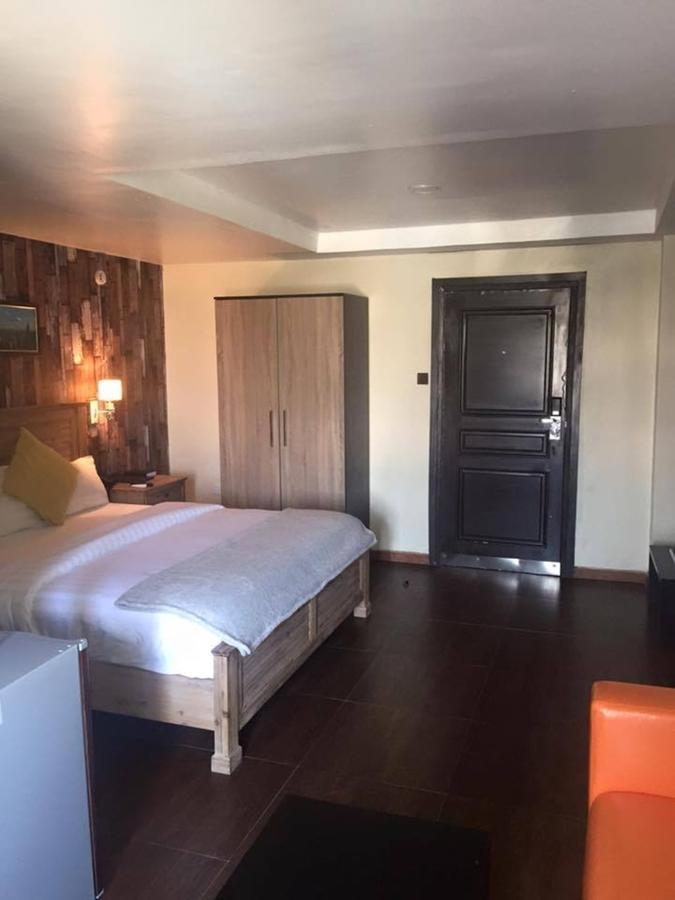 Villa Toscana Hotel And Suits Лагос Экстерьер фото
