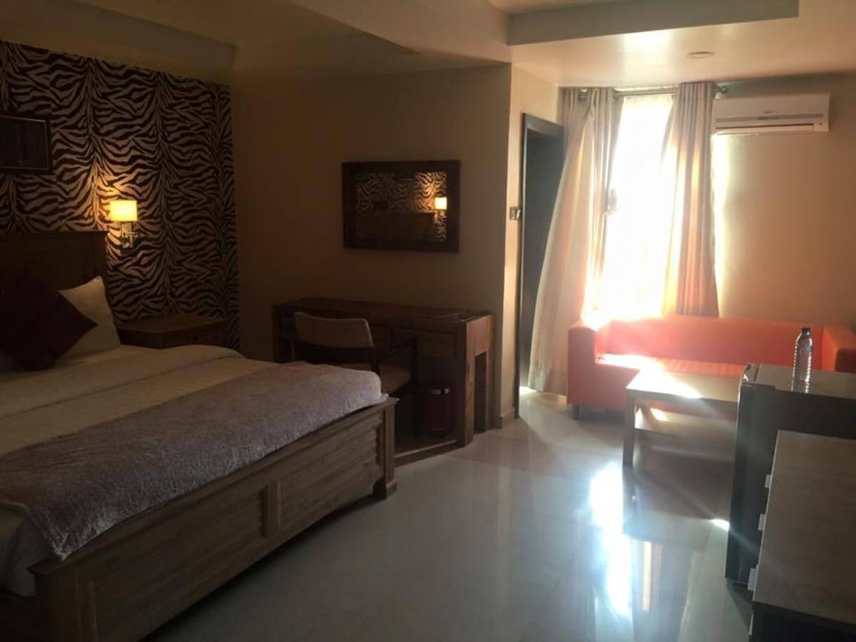 Villa Toscana Hotel And Suits Лагос Экстерьер фото