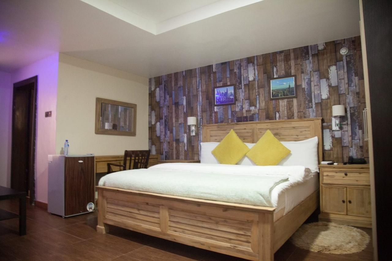 Villa Toscana Hotel And Suits Лагос Экстерьер фото
